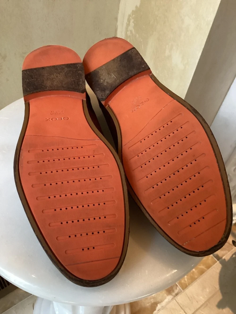 GEOX - COGNAC BROWN LEATHER LOAFER - WOVEN ITALIAN DESIGN - SIZE 42 EU
